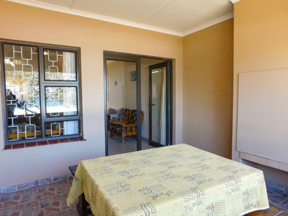Mama Mia Cottages Oslo Beach Порт-Шепстон Екстер'єр фото