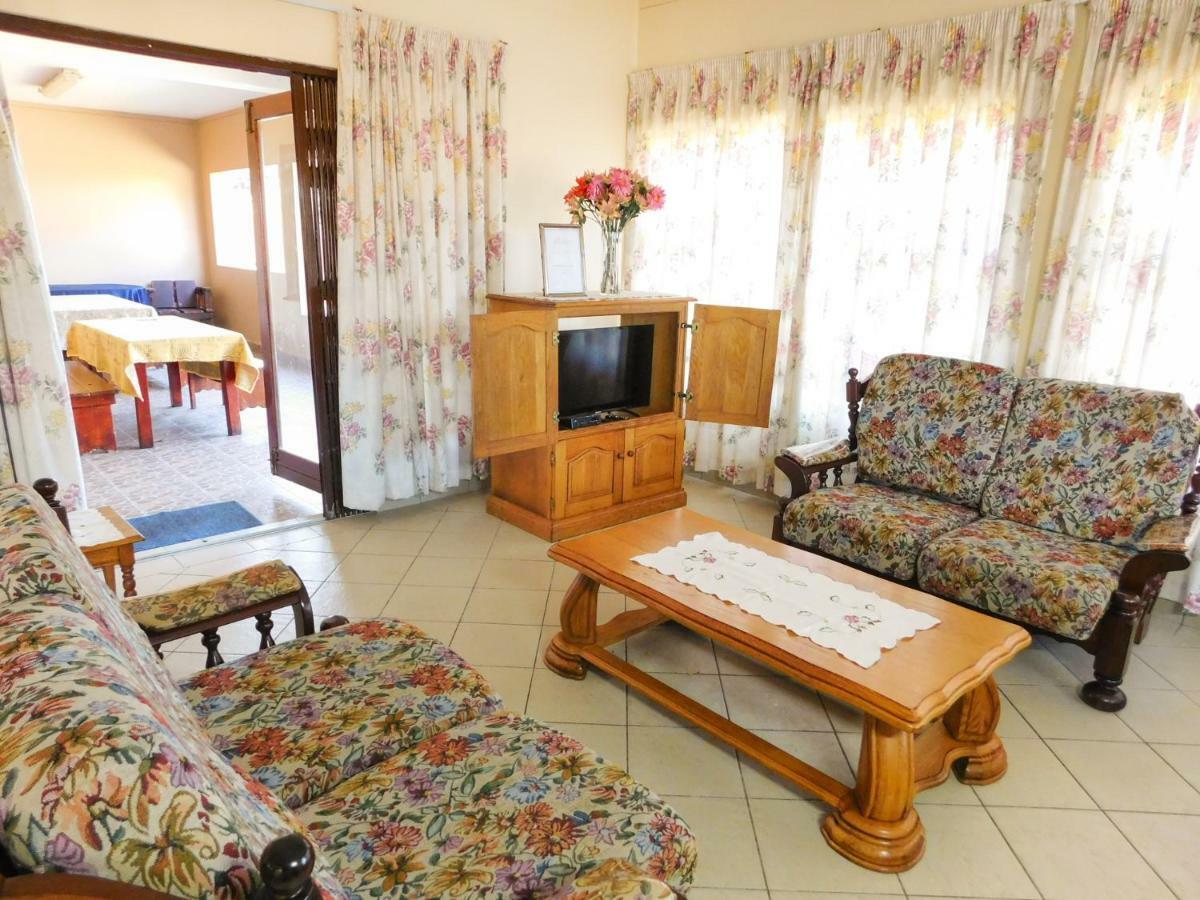 Mama Mia Cottages Oslo Beach Порт-Шепстон Екстер'єр фото