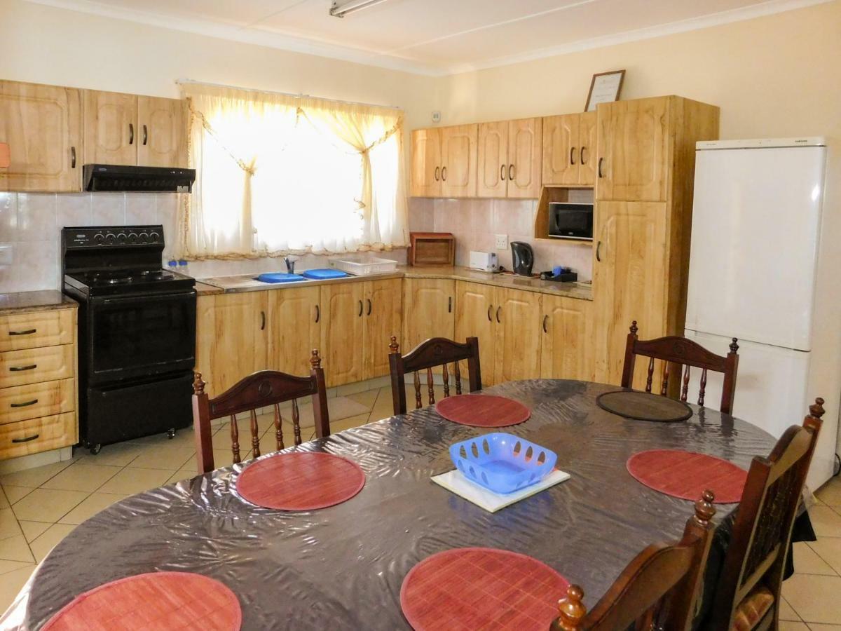 Mama Mia Cottages Oslo Beach Порт-Шепстон Екстер'єр фото