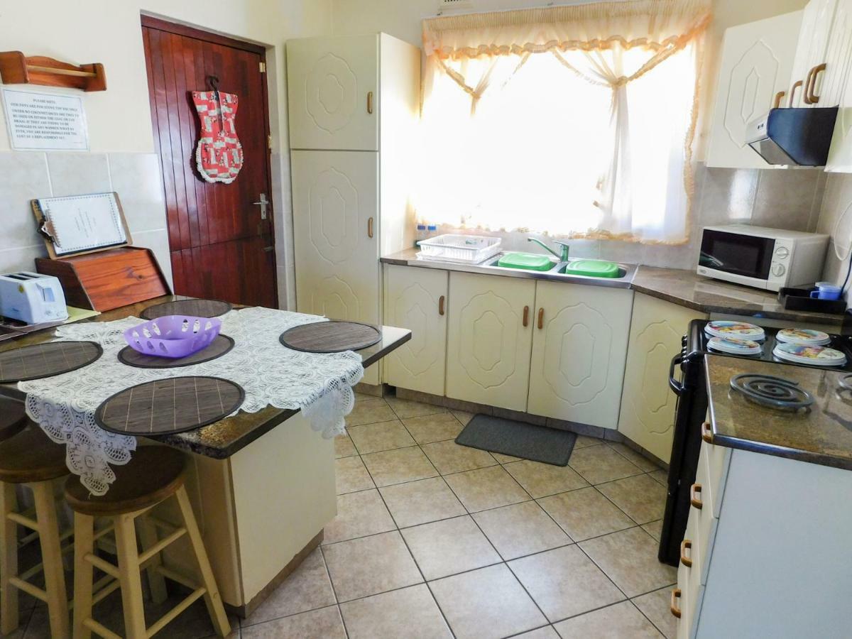 Mama Mia Cottages Oslo Beach Порт-Шепстон Екстер'єр фото