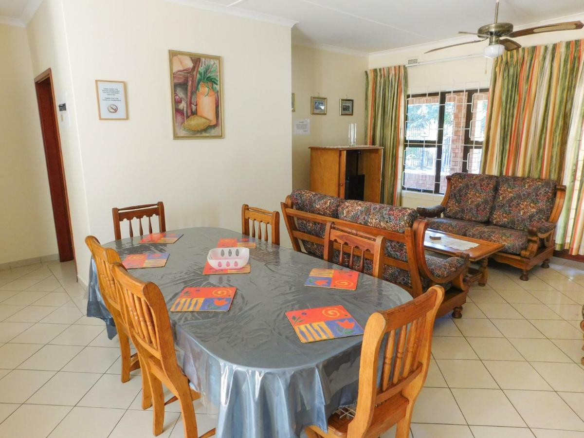 Mama Mia Cottages Oslo Beach Порт-Шепстон Екстер'єр фото