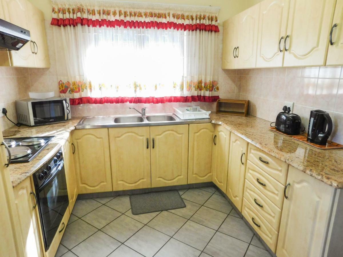 Mama Mia Cottages Oslo Beach Порт-Шепстон Екстер'єр фото