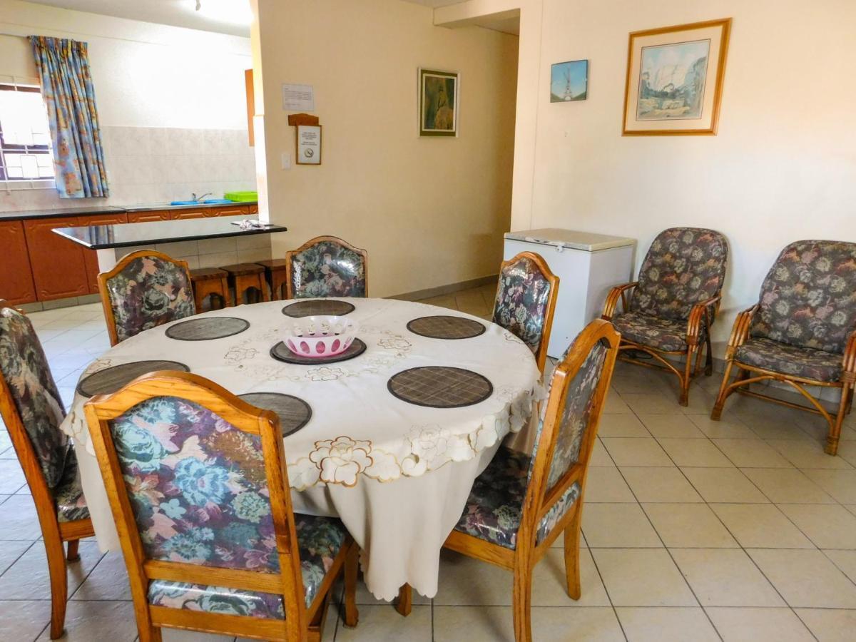 Mama Mia Cottages Oslo Beach Порт-Шепстон Екстер'єр фото