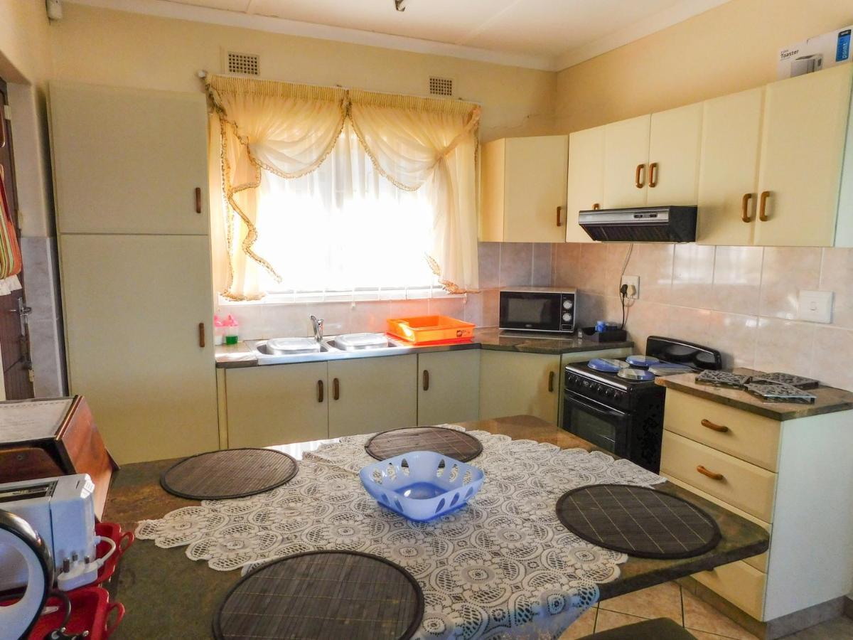 Mama Mia Cottages Oslo Beach Порт-Шепстон Екстер'єр фото