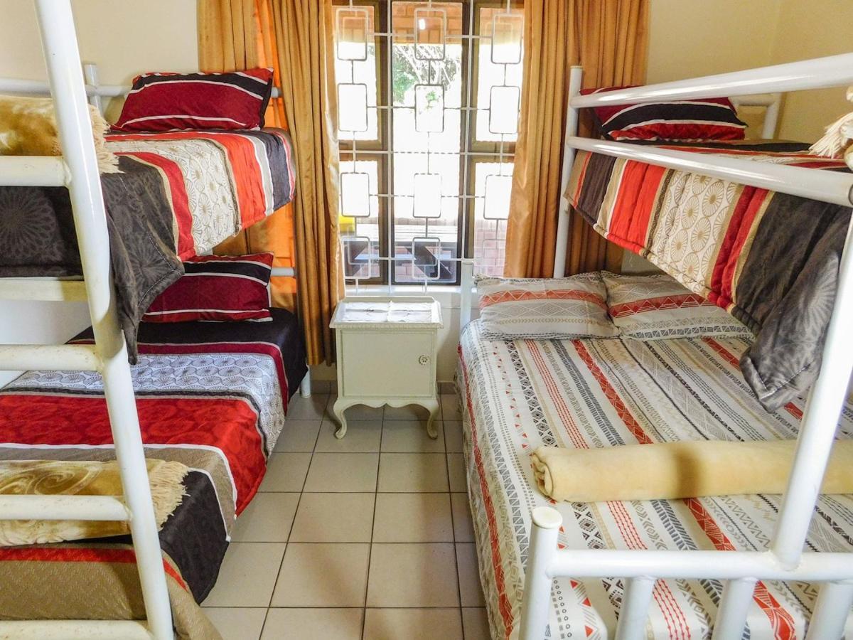 Mama Mia Cottages Oslo Beach Порт-Шепстон Екстер'єр фото
