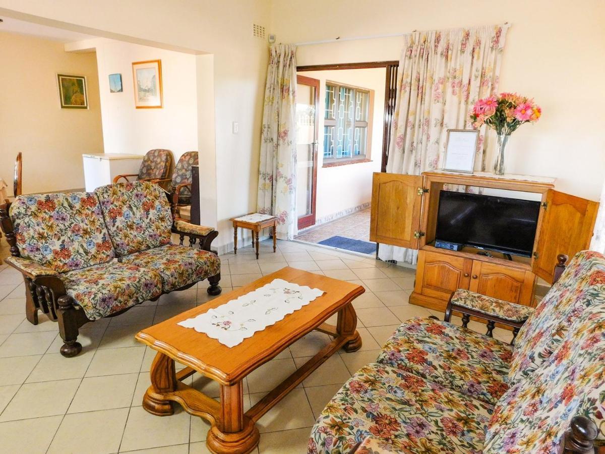 Mama Mia Cottages Oslo Beach Порт-Шепстон Екстер'єр фото